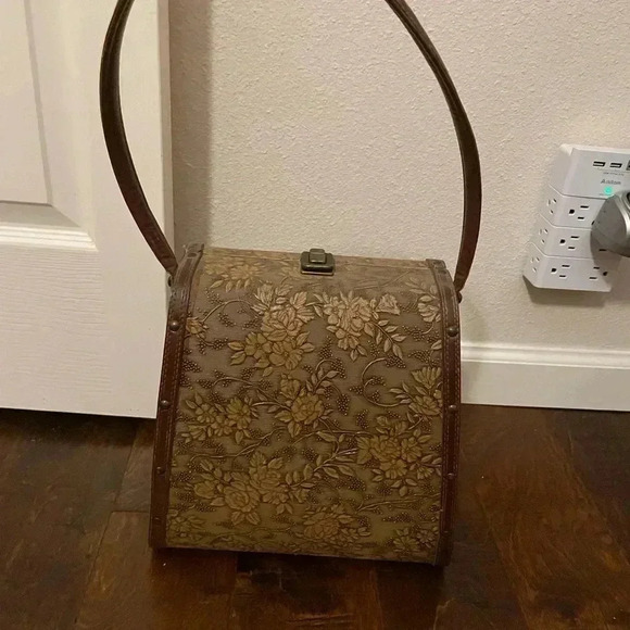 Vintage 60s Wooden Box Purse Floral Embossed Maroon Velvet Lining Handbag Bag - Picture 4 of 7